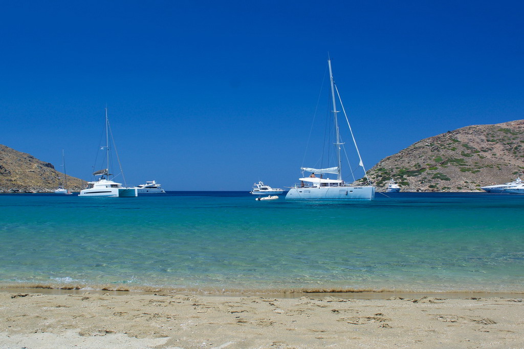  Kolona plaža Kitnos 